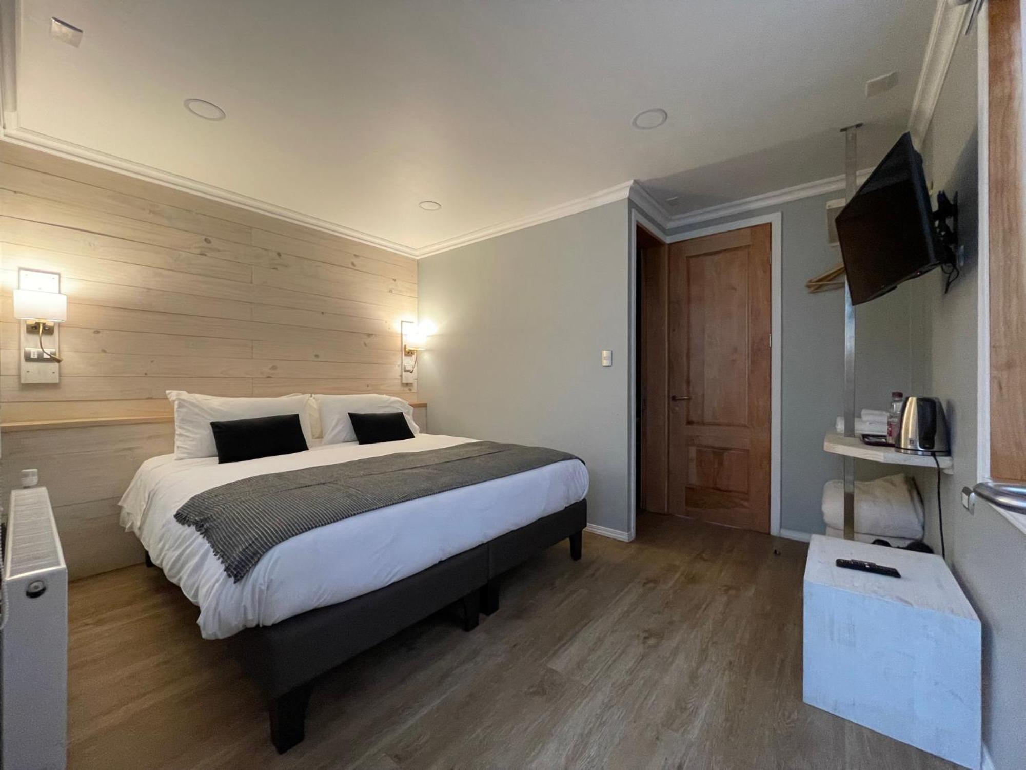 Hostal Boutique Puerta Roja Punta Arenas Exteriör bild